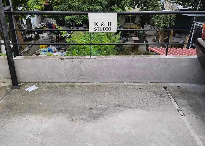 K & D *